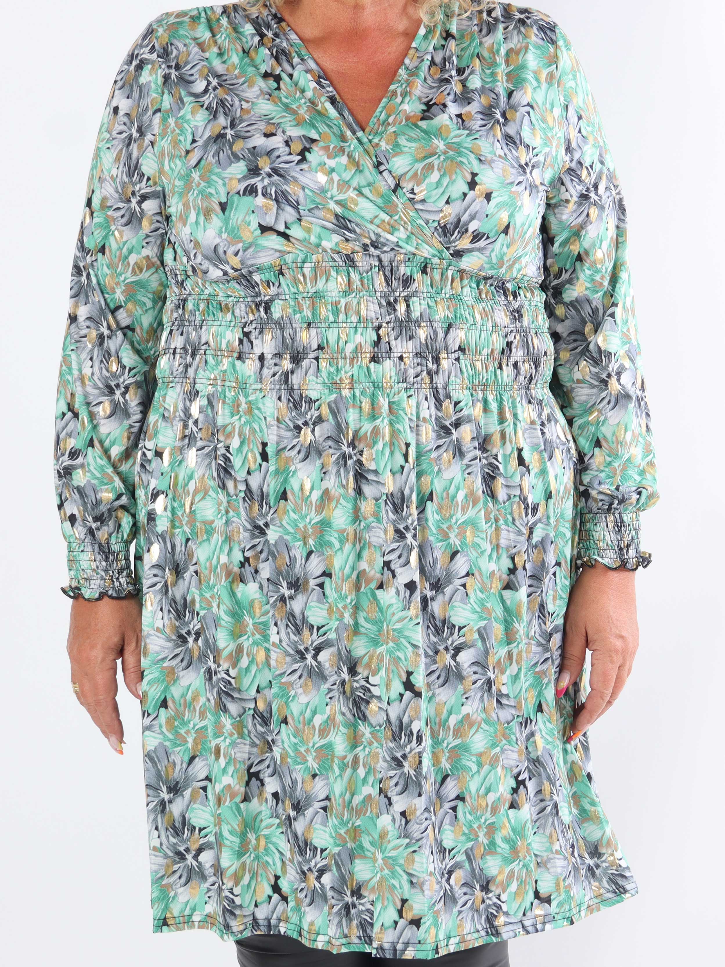 Pams Floral Short L/S - Elastisk plus size kjole med smock i livet